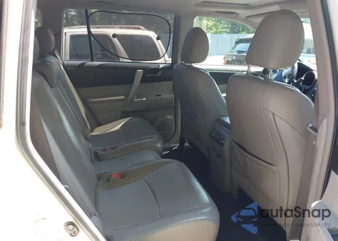 2013 Toyota Highlander Se V6 z USA, uszkodzony, nr VIN 5TDBK3EH8DS197330